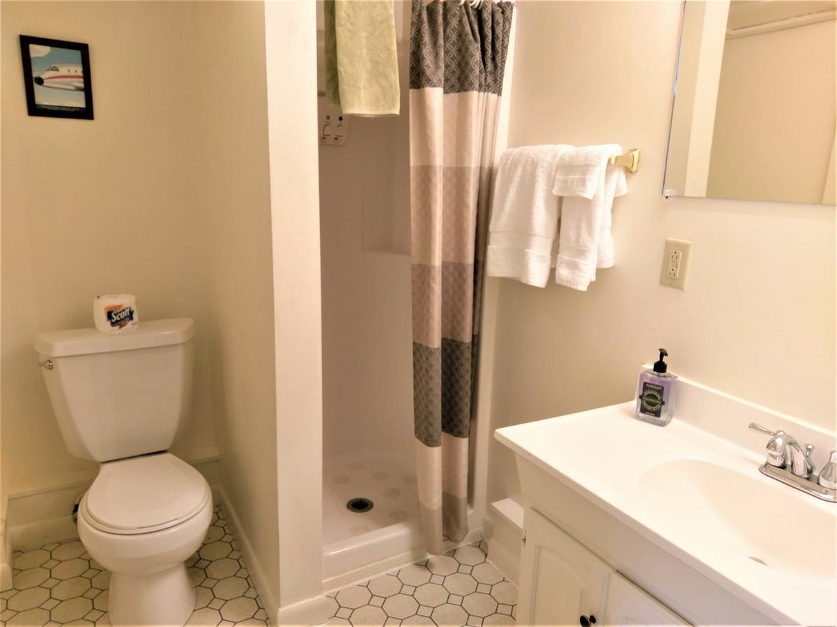 Inn At Charlotte B&B 伯灵顿 外观 照片