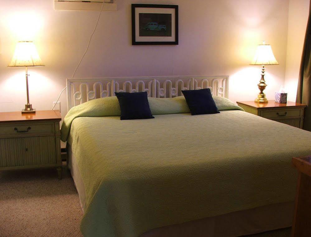 Inn At Charlotte B&B 伯灵顿 外观 照片