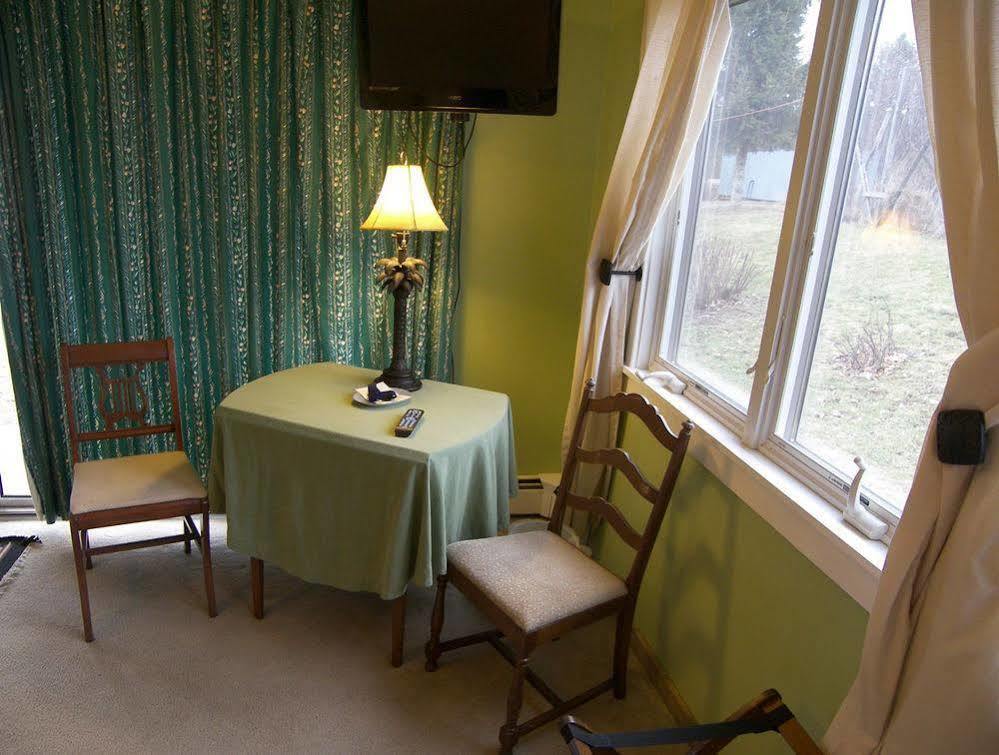 Inn At Charlotte B&B 伯灵顿 外观 照片