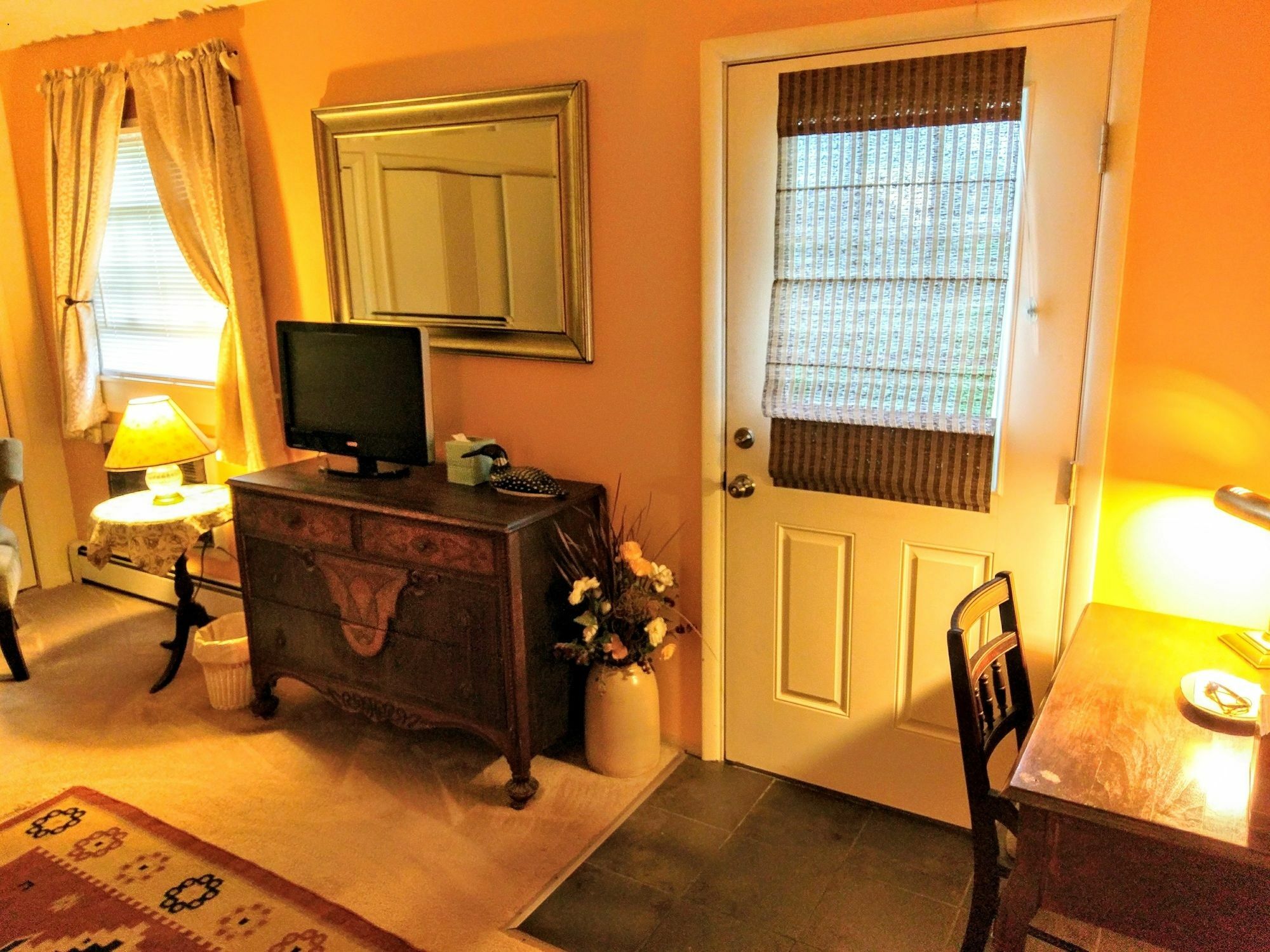 Inn At Charlotte B&B 伯灵顿 外观 照片